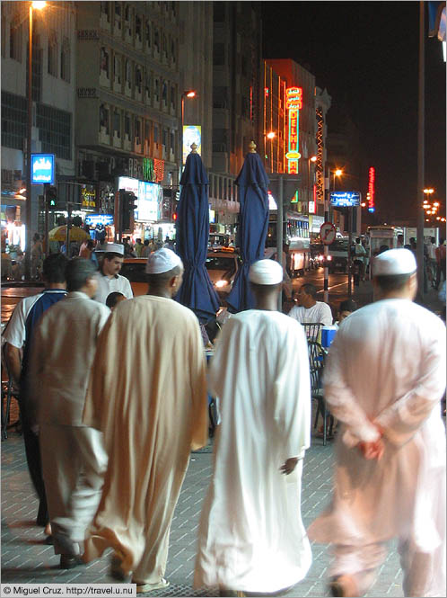 United Arab Emirates: Dubai: Midnight on Naif Road