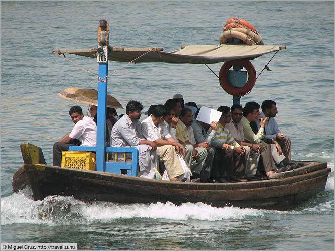 United Arab Emirates: Dubai: Loaded abra