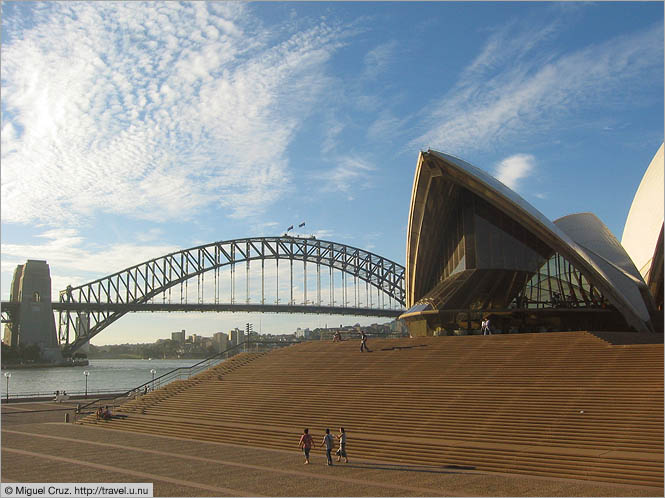 Australia: Sydney: Opera House and Harbour Bridge