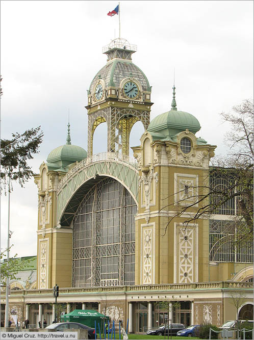 Czech Republic: Prague: Convention center