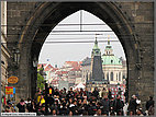 Crowd at the Charles Bridge gate