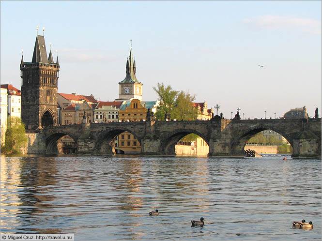 Czech Republic: Prague: River and bridge