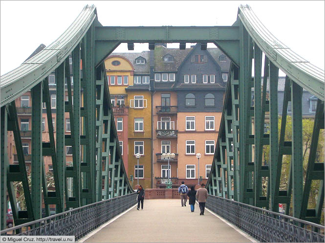 Germany: Frankfurt: Eisemer Steg