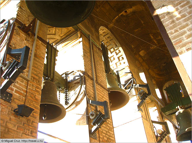 Spain: Seville: Church bells
