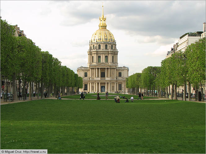 France: Paris: Rue de Breteuil