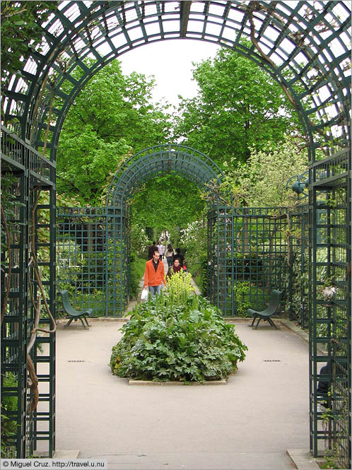 France: Paris: Promenade PlantÃ©e