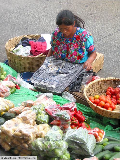 Guatemala: Guatemala City: Sidewalk produce