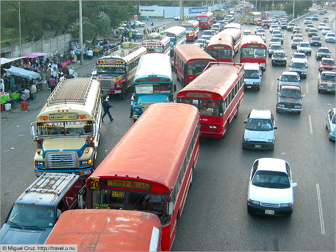 Guatemala: Guatemala City: Calzado Roosevelt traffic