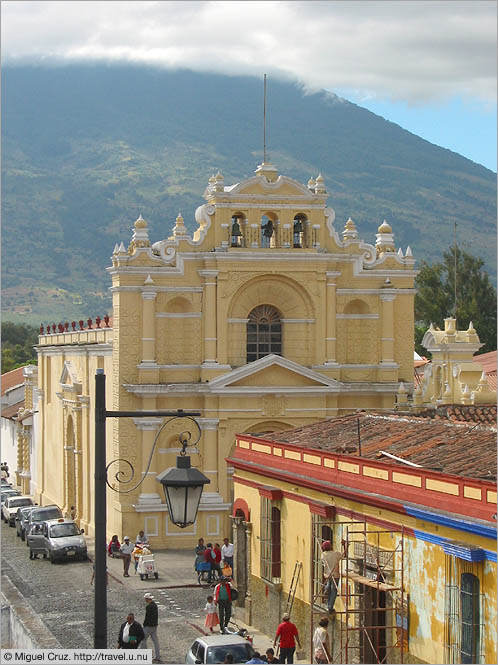 Guatemala: Antigua: The volcano lurks