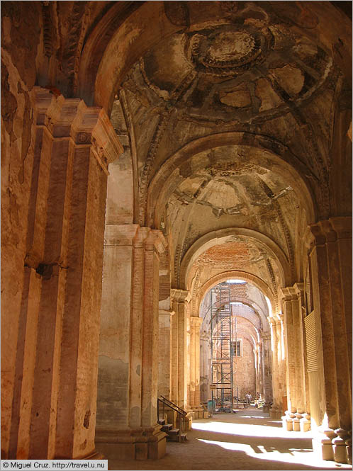 Guatemala: Antigua: Cathedral interior