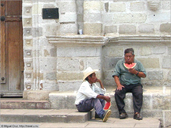 Guatemala: Panajachel: Snack time