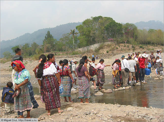 Guatemala: Panajachel: Single file, please