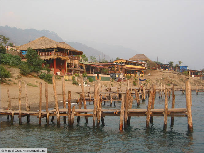 Guatemala: Panajachel: Lake beach