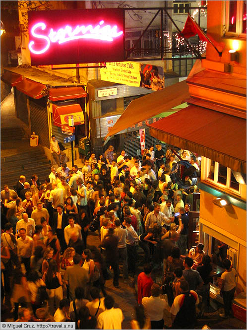 Hong Kong: Hong Kong Island: Friday night in Lan Kwai Fong