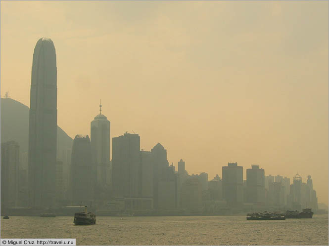 Hong Kong: Hong Kong Island: Hazy day