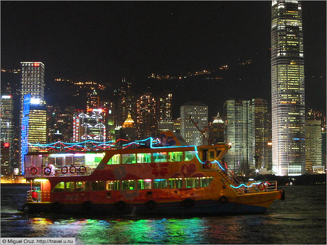 Hong Kong: Hong Kong Island: Boat between Kowloon and Hong Kong