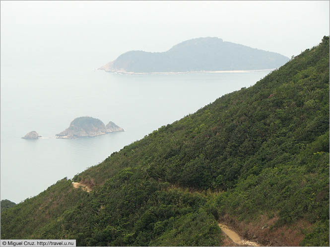 Hong Kong: Hong Kong Island: Hiking trail in the city