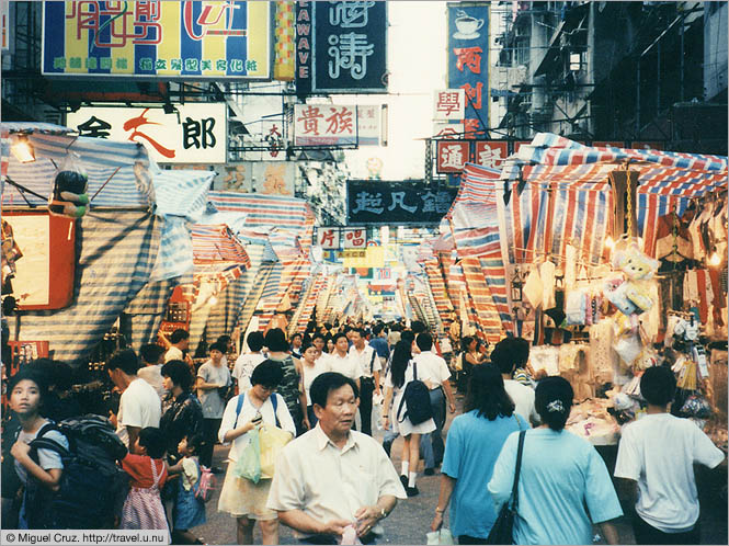 http://www.cultureshocktherapy.com/pic/hk/hk_street-market.jpg