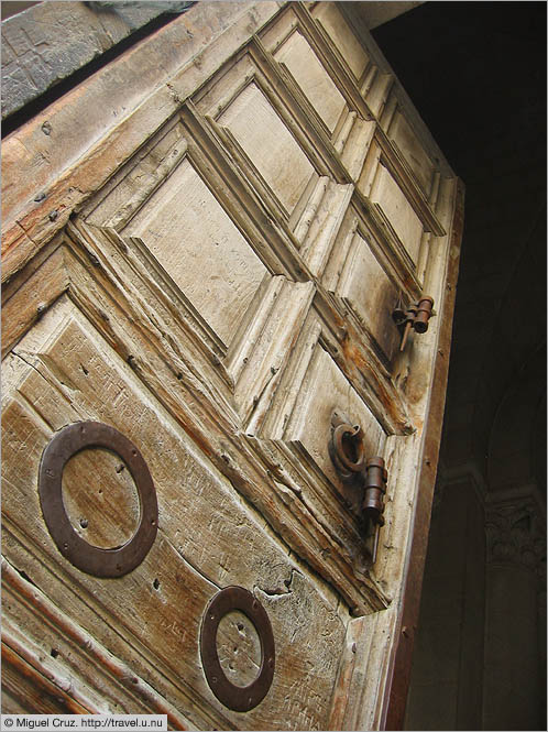 Israel: Jerusalem: Door to the Church of the Holy Sepulchre