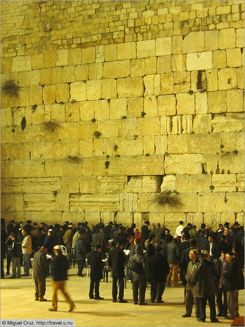 Israel: Jerusalem: Wailing Wall at night