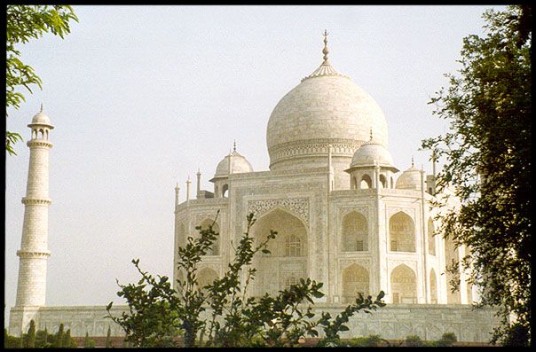 India: Agra: Somewhat famous structure