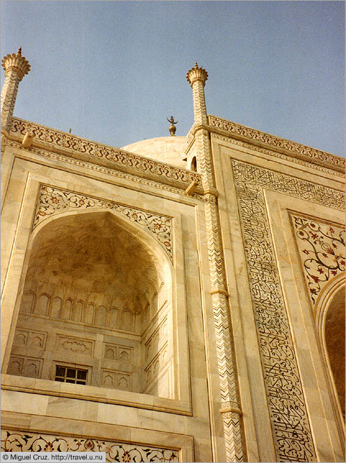 India: Agra: Detail of the Taj Mahal