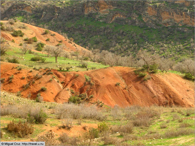 Iraq: Dohuk Province: Rugged land