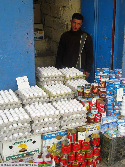 Iraq: Dohuk Province: Egg seller