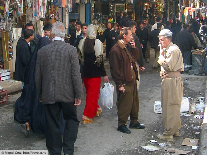 Iraq: Dohuk Province: Afternoon crowds