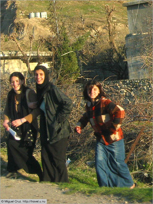 Iraq: Dohuk Province: Smile for the camera