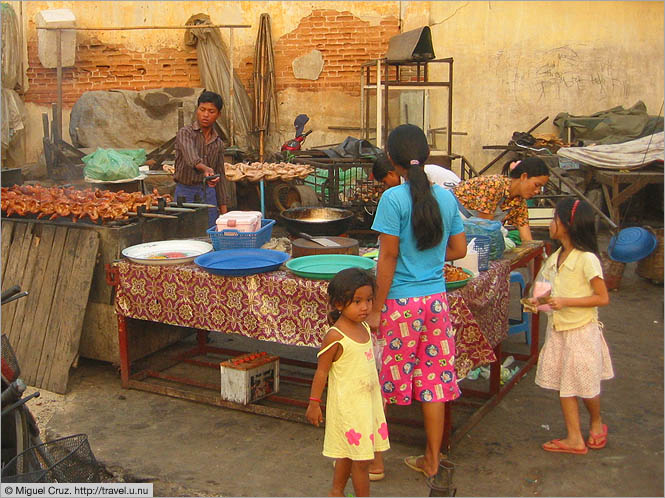 Cambodia: Siem Reap and Angkor Wat: Simple food
