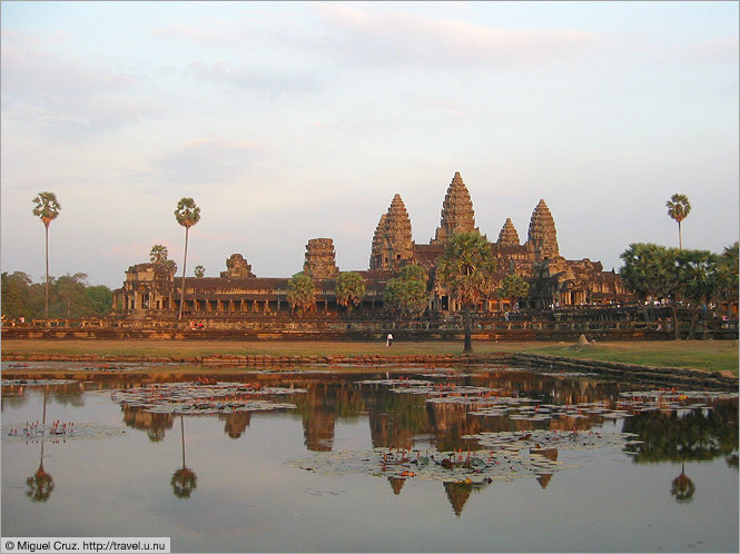 Cambodia: Siem Reap and Angkor Wat: Dusk falls on Angkor Wat