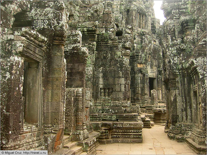 Cambodia: Siem Reap and Angkor Wat: Inside Bayon temple