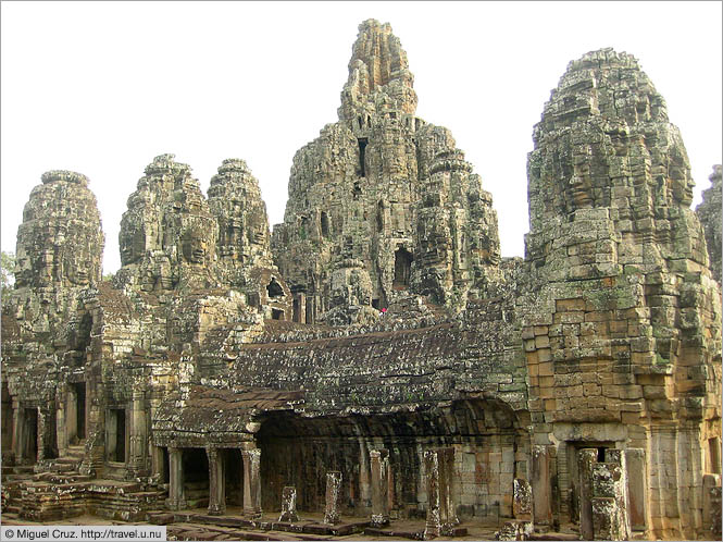 Cambodia: Siem Reap and Angkor Wat: Attempt to capture Bayon temple