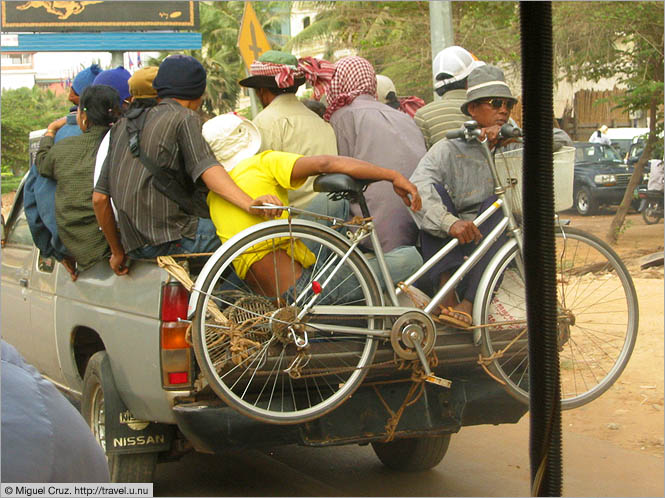 Cambodia: Siem Reap and Angkor Wat: Standing room only