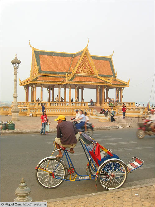 Cambodia: Phnom Penh: Taking it easy