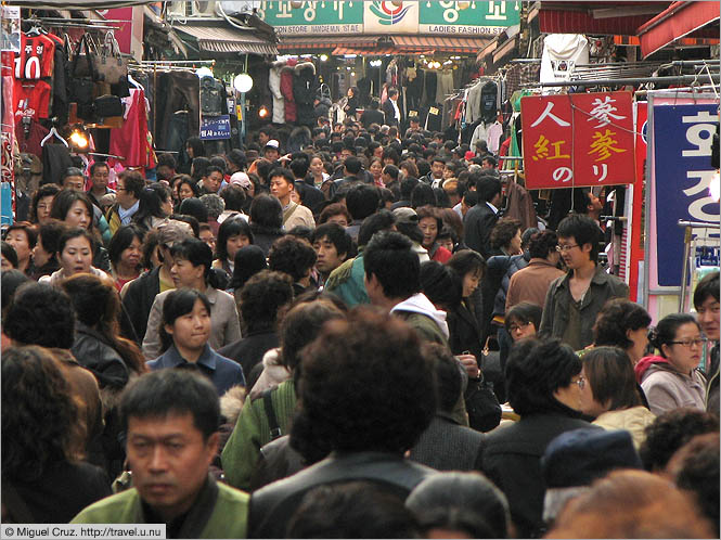 South Korea: Seoul: Crowded Namdaemun Market