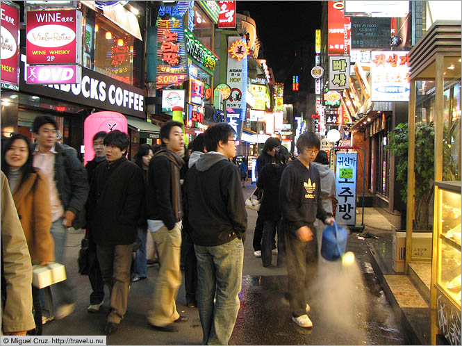 South Korea: Seoul: Evening near Insadong