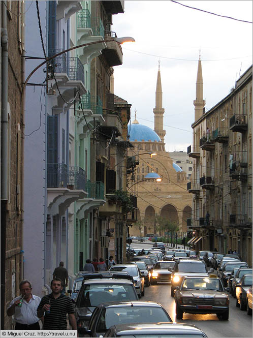 Lebanon: Beirut: Mosque peek-a-boo