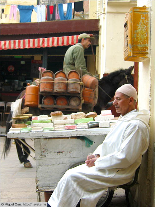 Morocco: Fes: Nougat seller