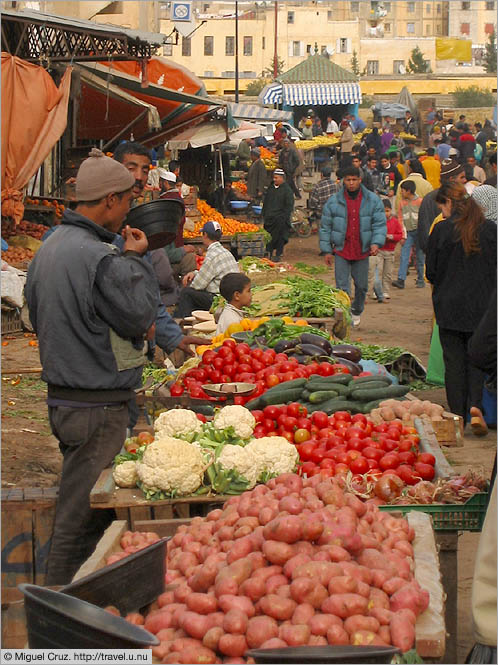 Morocco: Fes: Vegetable market
