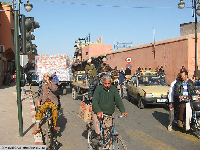 Morocco: Marrakech: Sharing the road