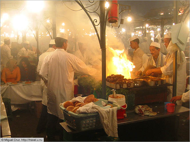 Morocco: Marrakech: Dramatic cookery