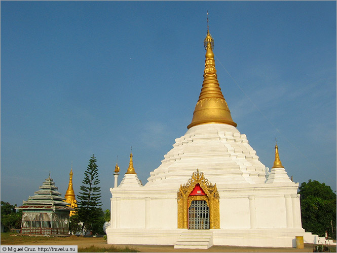 Burma: Myawaddy: Temple on the hill