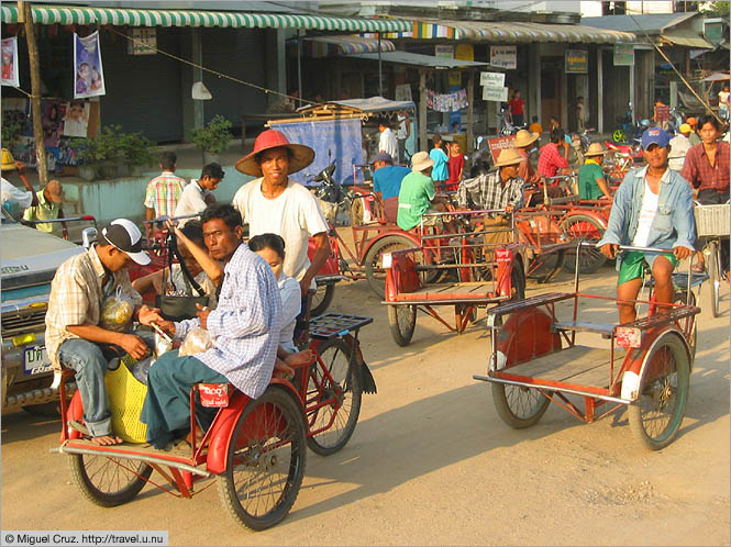 Burma: Myawaddy: Rush hour in Myawaddy