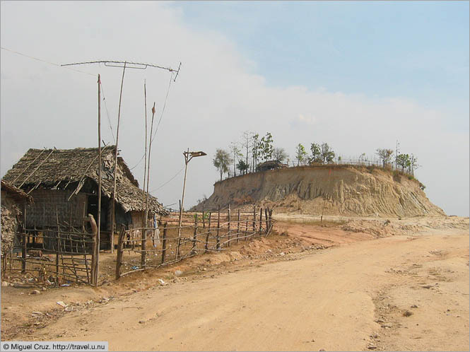 Burma: Myawaddy: Shrinking hill