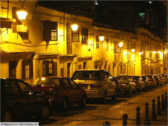 Macau: Portuguese-style houses