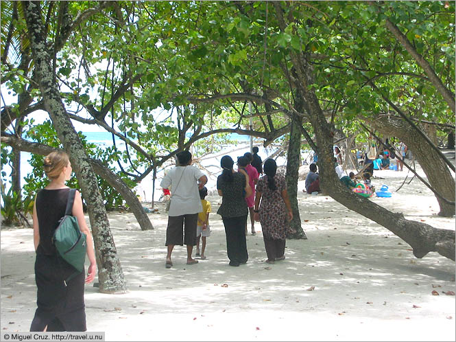 Maldives: Viligili: Viligili beach