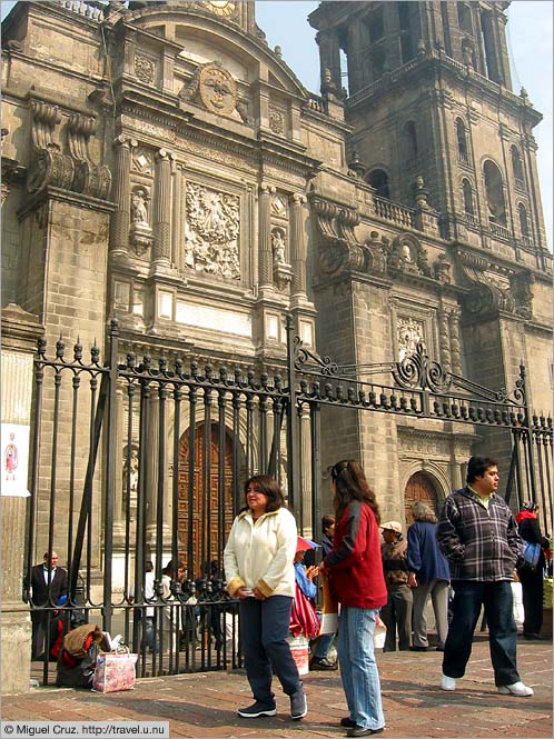 Mexico: Mexico City: Cathedral at ZÃ³calo