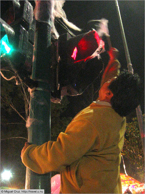 Mexico: Mexico City: Anything for free candy